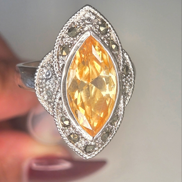 925 Silver Ring Citrine look stone with Marcasite accent stones - Picture 3 of 6